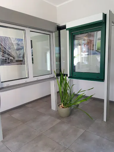 Filplast - Salon producenta. Okna, drzwi, rolety, bramy